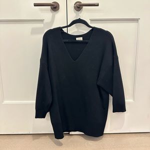 Aritzia black v neck sweater